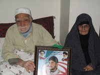 دیدار با خانواده شهید فرهادرضازاده توسط رزمندگان دفاع مقدس در کازرون